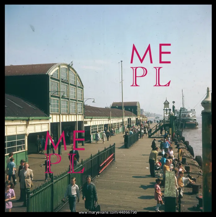 : LIVERPOOL PIER HEAD : LIVERPOOL PIER HEAD