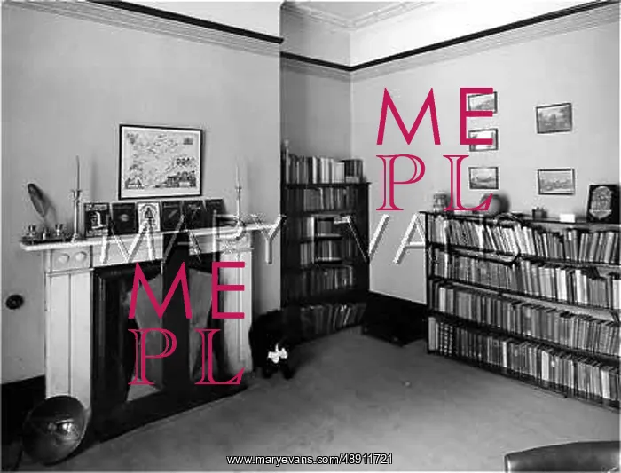 : LIVING ROOM 1930S : LIVING ROOM 1930S