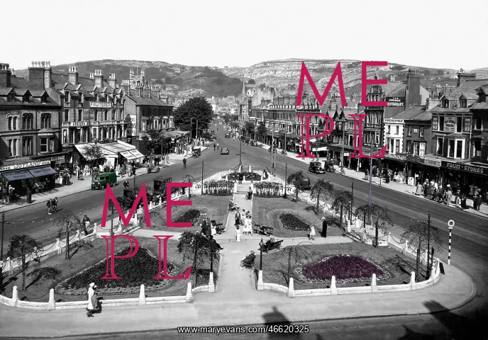  : Llandudno, Mostyn Street c1955
