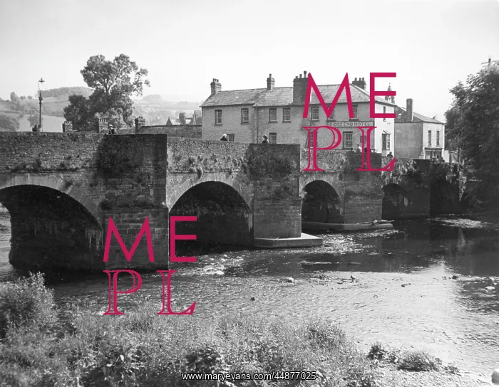 : LLANFAES BRIDGE : LLANFAES BRIDGE
