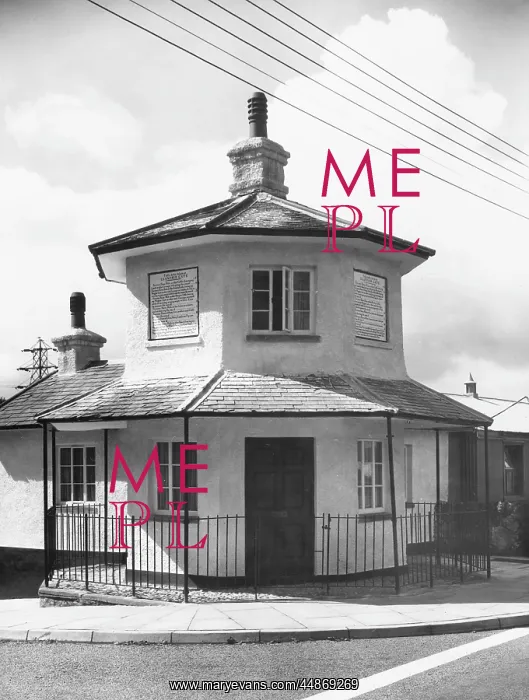 : LLANFAIR GATE TOLL HOUSE : LLANFAIR GATE TOLL HOUSE