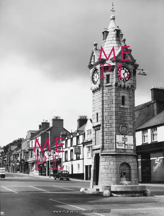 : LLANGEFRI CLOCK TOWER : LLANGEFRI CLOCK TOWER