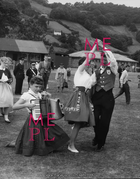 : LLANGOLLEN EISTEDDFOD : LLANGOLLEN EISTEDDFOD