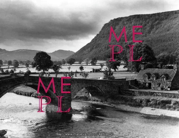 : LLANRWST BRIDGE : LLANRWST BRIDGE