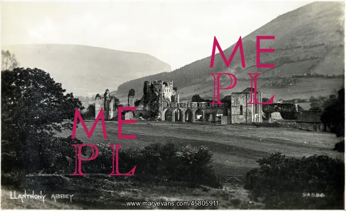  : Llanthony Priory, Brecon Beacons, Wales