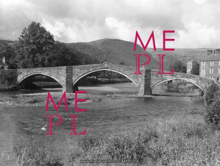 : LLANWRYST BRIDGE : LLANWRYST BRIDGE