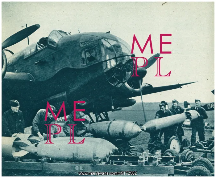 : Loading Heavy Bombs, WW2 : Loading Heavy Bombs, WW2