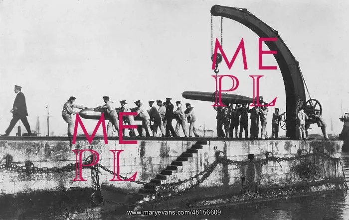 : Loading of torpedoes in a port of the Austro-Hungarian Navy : Loading of torpedoes in a port of the Austro-Hungarian Navy
