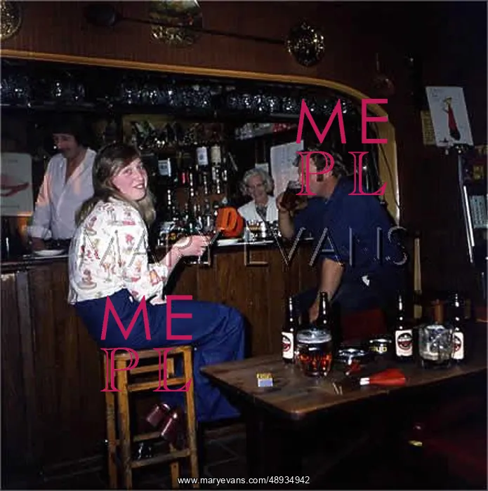 : LOCAL BRITISH PUB 1975 : LOCAL BRITISH PUB 1975