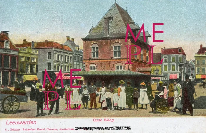 : Locals in the Old Square, Leeuwarden, Netherlands : Locals in the Old Square, Leeuwarden, Netherlands