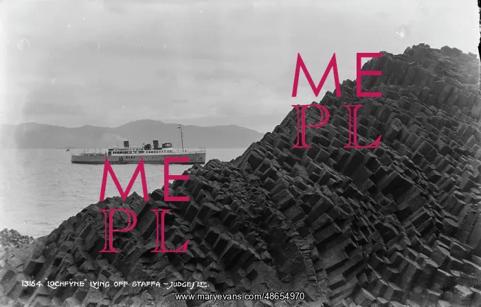  : Lochfyne Lying Off Staffa