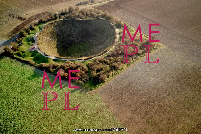 : Lochnagar Crater - Somme Battlefield : Lochnagar Crater - Somme Battlefield
