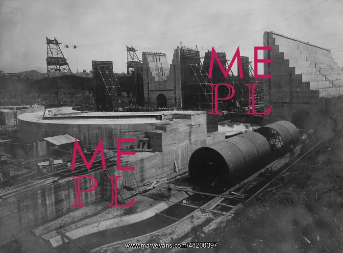 : Lock construction at the Panama Canal, 1910 : Lock construction at the Panama Canal, 1910