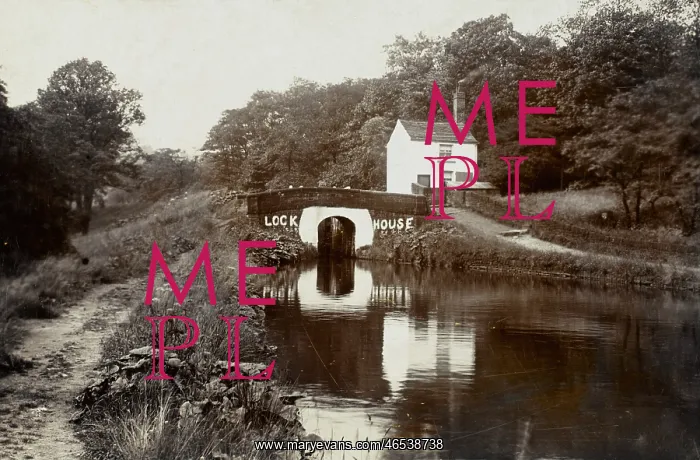 : Lock House at Mossley, Manchester : Lock House at Mossley, Manchester