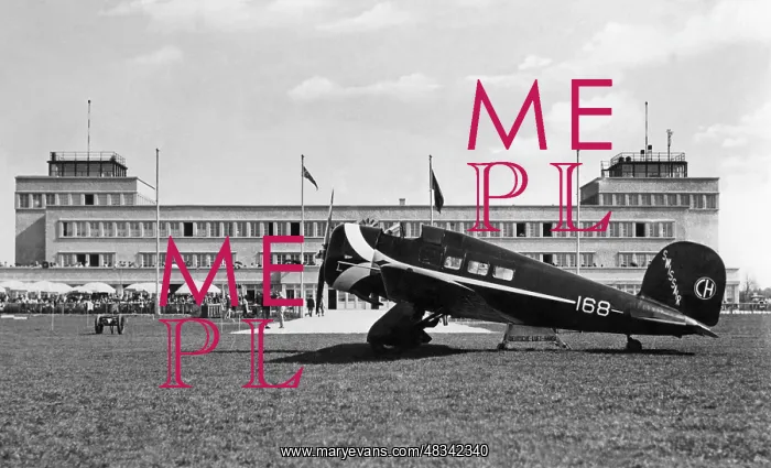 : Lockheed 9B Orion in Oberwiesenfeld, 1935 : Lockheed 9B Orion in Oberwiesenfeld, 1935