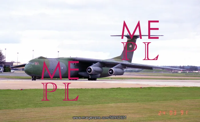 : Lockheed C-141B Starlifter : Lockheed C-141B Starlifter