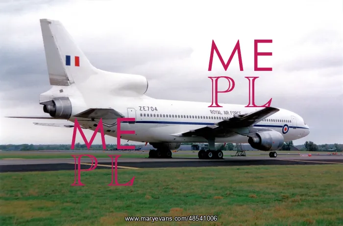: Lockheed L-1011 TriStar C.2 ZE704 : Lockheed L-1011 TriStar C.2 ZE704
