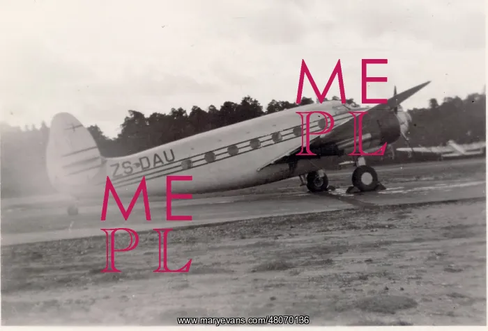 : Lockheed L18 Lodestar ZS-DAU : Lockheed L18 Lodestar ZS-DAU