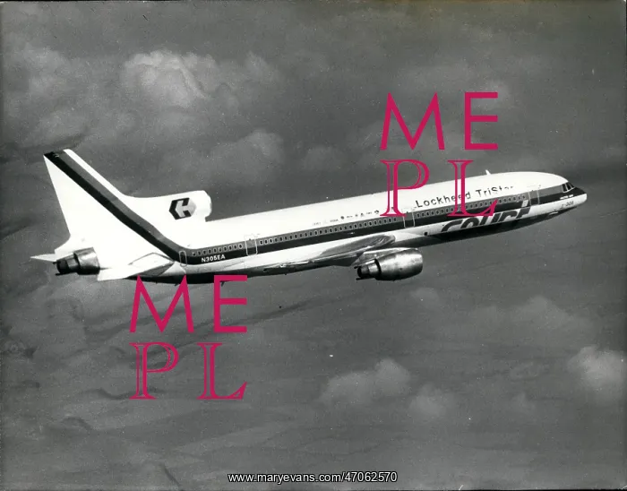 : Lockheed TriStar with Rolls Royce engines in flight, Luton : Lockheed TriStar with Rolls Royce engines in flight, Luton