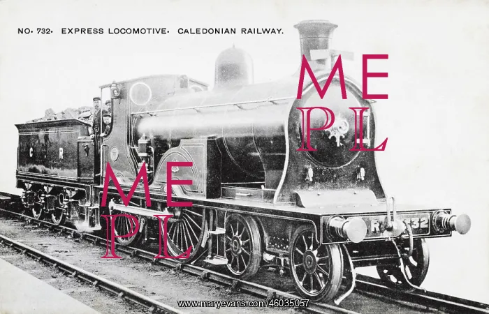  : Locomotive no 732 express engine