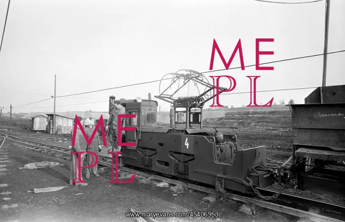 : Mine locomotive - electric - low clearance : Mine locomotive - electric - low clearance