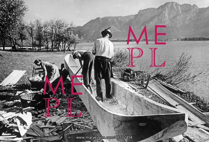 : Logboat making, 1939 : Logboat making, 1939
