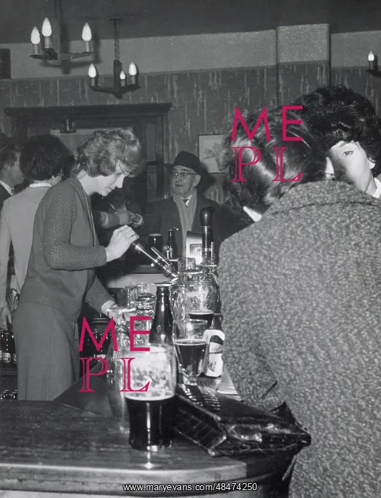  : LONDON BARMAID