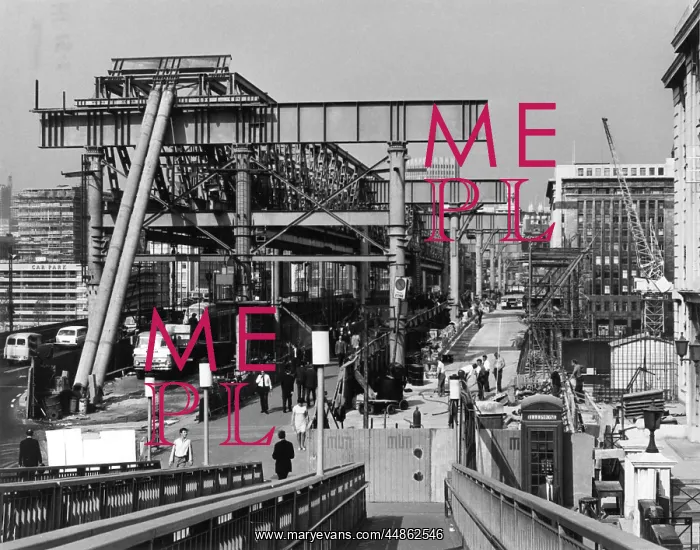 : LONDON BRIDGE 1970 : LONDON BRIDGE 1970