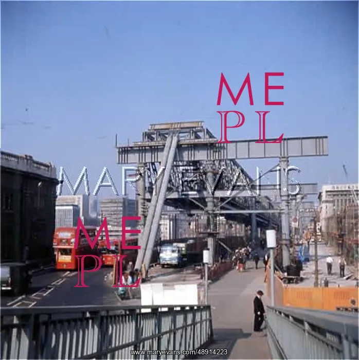 : LONDON BRIDGE 1970 : LONDON BRIDGE 1970