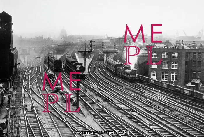 : LONDON BRIDGE STATION : LONDON BRIDGE STATION