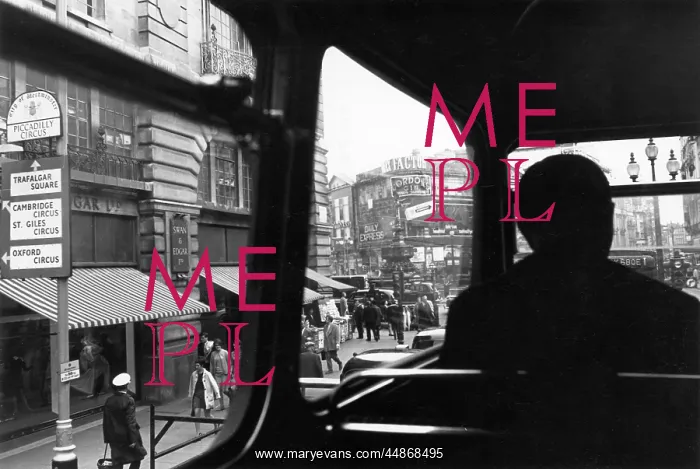 : LONDON BY BUS : LONDON BY BUS
