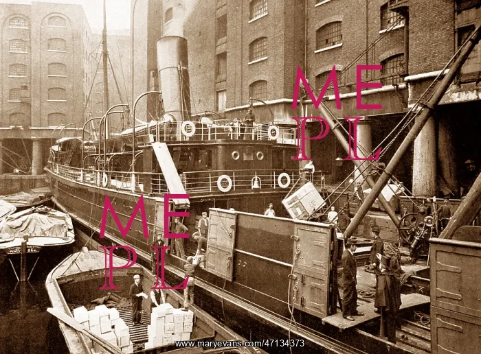  : London docks, early 1900s