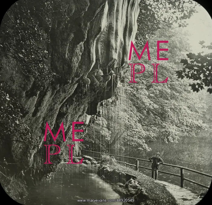 : London, England - The Dropping Well : London, England - The Dropping Well