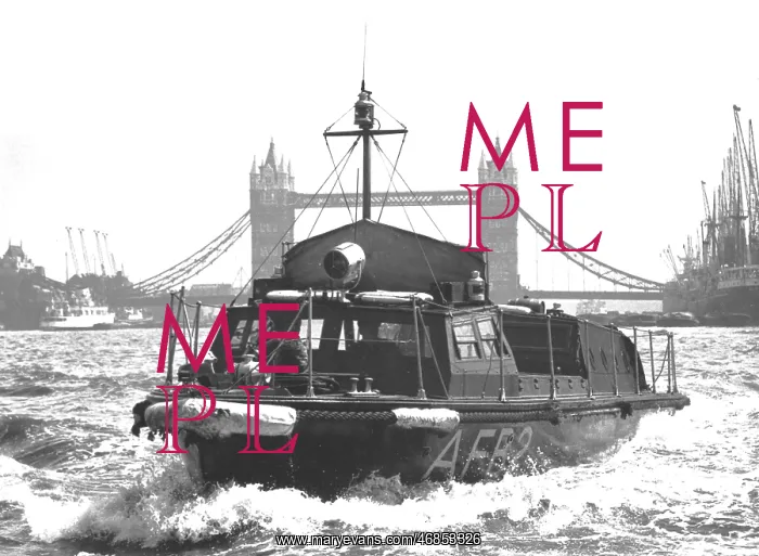 : London Fire Brigade AFS fireboat on the Thames : London Fire Brigade AFS fireboat on the Thames