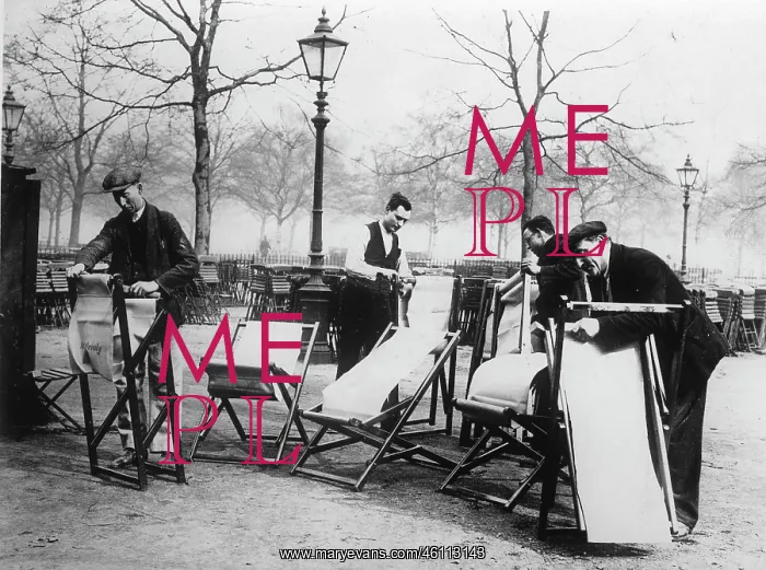 : London introduce sun chairs for park : London introduce sun chairs for park
