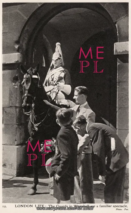 : London Life: The Guards at Whitehall : London Life: The Guards at Whitehall