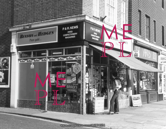 : LONDON NEWSAGENTS 1970S : LONDON NEWSAGENTS 1970S
