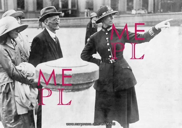 : London policewoman, 1921 : London policewoman, 1921