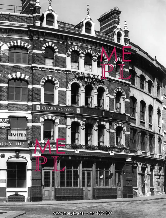 : LONDON PUB / THE CASTLE : LONDON PUB / THE CASTLE