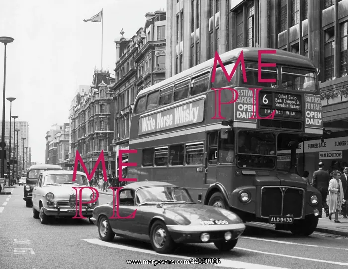  : LONDON ROUTEMASTER BUS