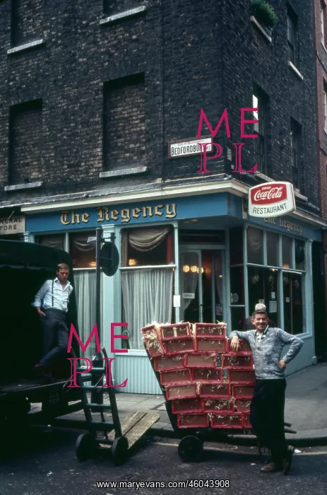 : London scenes -- The Regency cafe : London scenes -- The Regency cafe