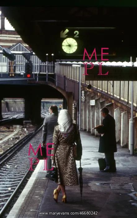 : London Street Scene -- railway platform : London Street Scene -- railway platform