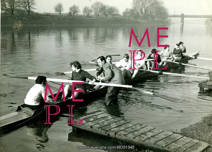: London University Women's Rowing Eight Team : London University Women's Rowing Eight Team