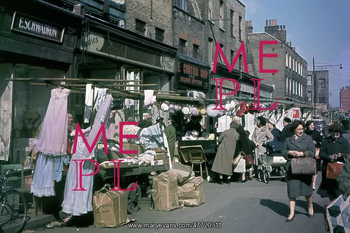 : London's Whitechapel Market : London's Whitechapel Market