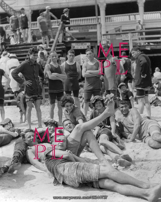 : Long Island Beach, 1912 : Long Island Beach, 1912