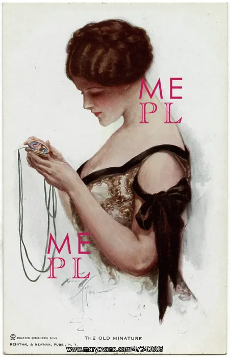  : LOOKING AT A LOCKET