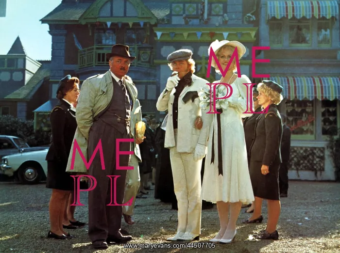 : Loot (1972) : Loot (1972)