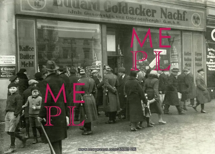 : Looting of grocery business Eduard Goldacker : Looting of grocery business Eduard Goldacker