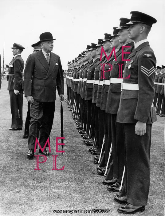 : Lord Ismay inspecting the troops : Lord Ismay inspecting the troops