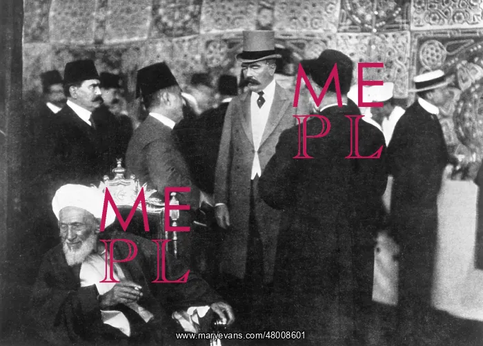 : Lord Kitchener in Cairo, Egypt : Lord Kitchener in Cairo, Egypt